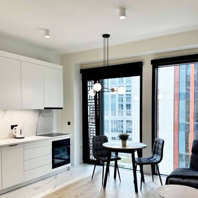 Alquiler de un elegante apartamento de 1 habitación, 32 m², Wola, Varsovia, Polonia